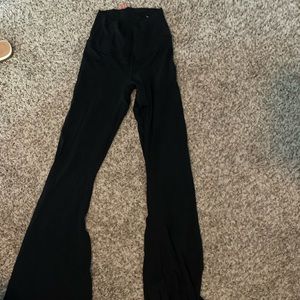 The famous crossover aerie flare leggings